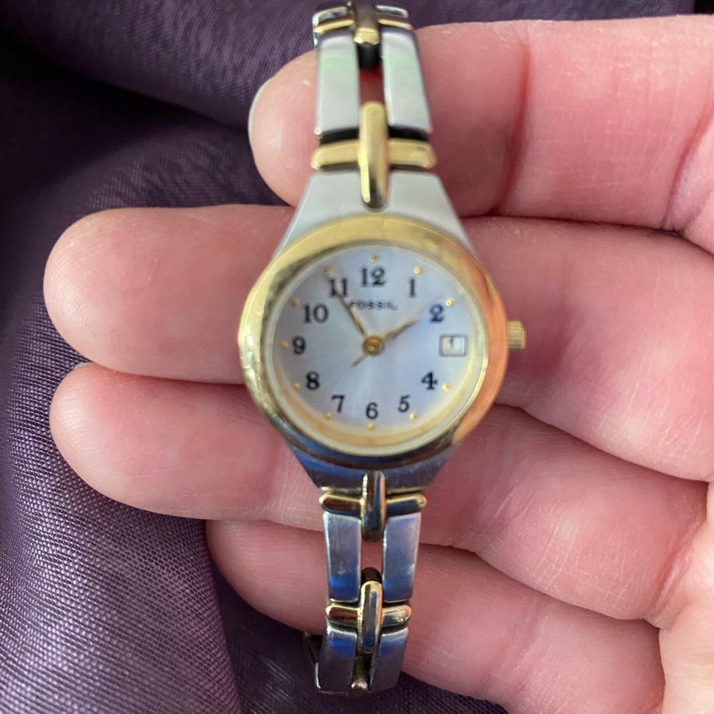 Fossil Watch - Picture 2 of 2